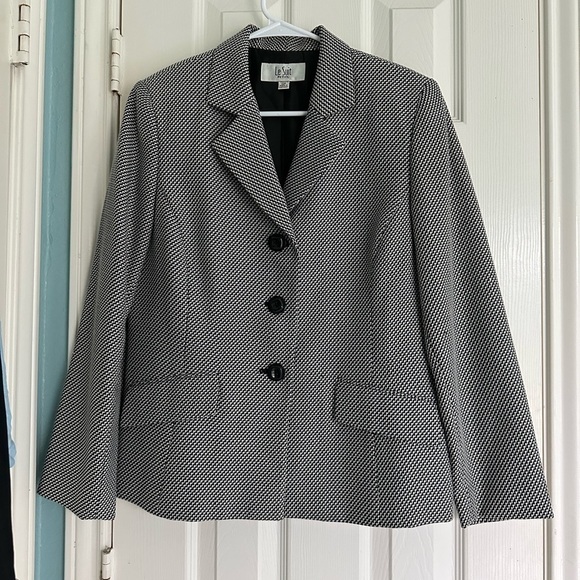 Le Suit Jackets & Blazers - LE SUIT Black White Houndstooth Blazer Women Size 12p Lined Long Sleeve Pockets
